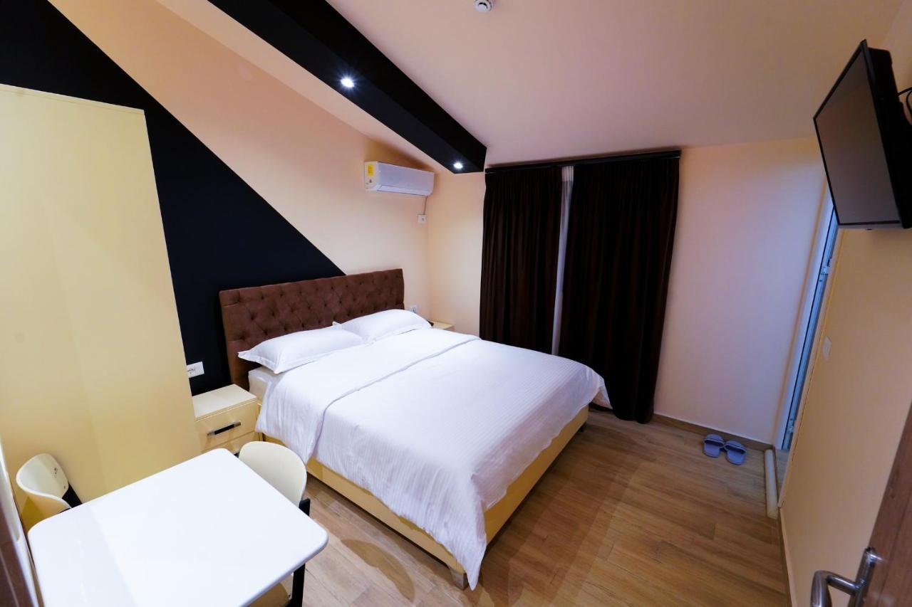 Sr99 Hotel 티라나 외부 사진