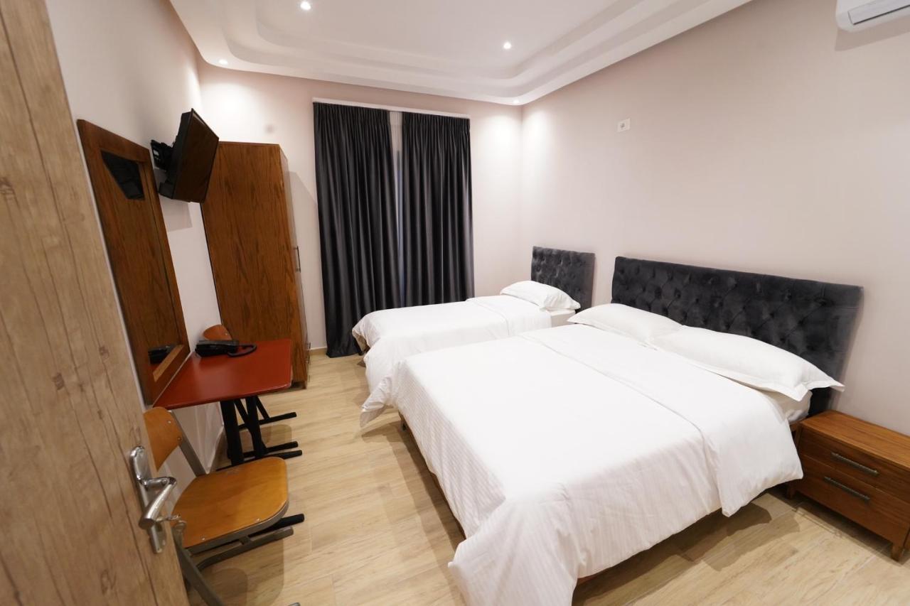 Sr99 Hotel 티라나 외부 사진