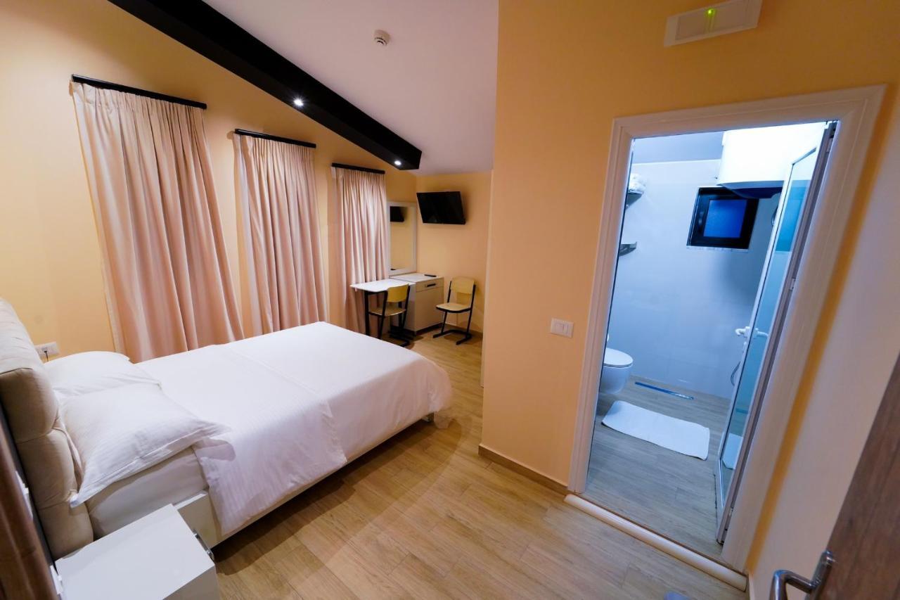 Sr99 Hotel 티라나 외부 사진