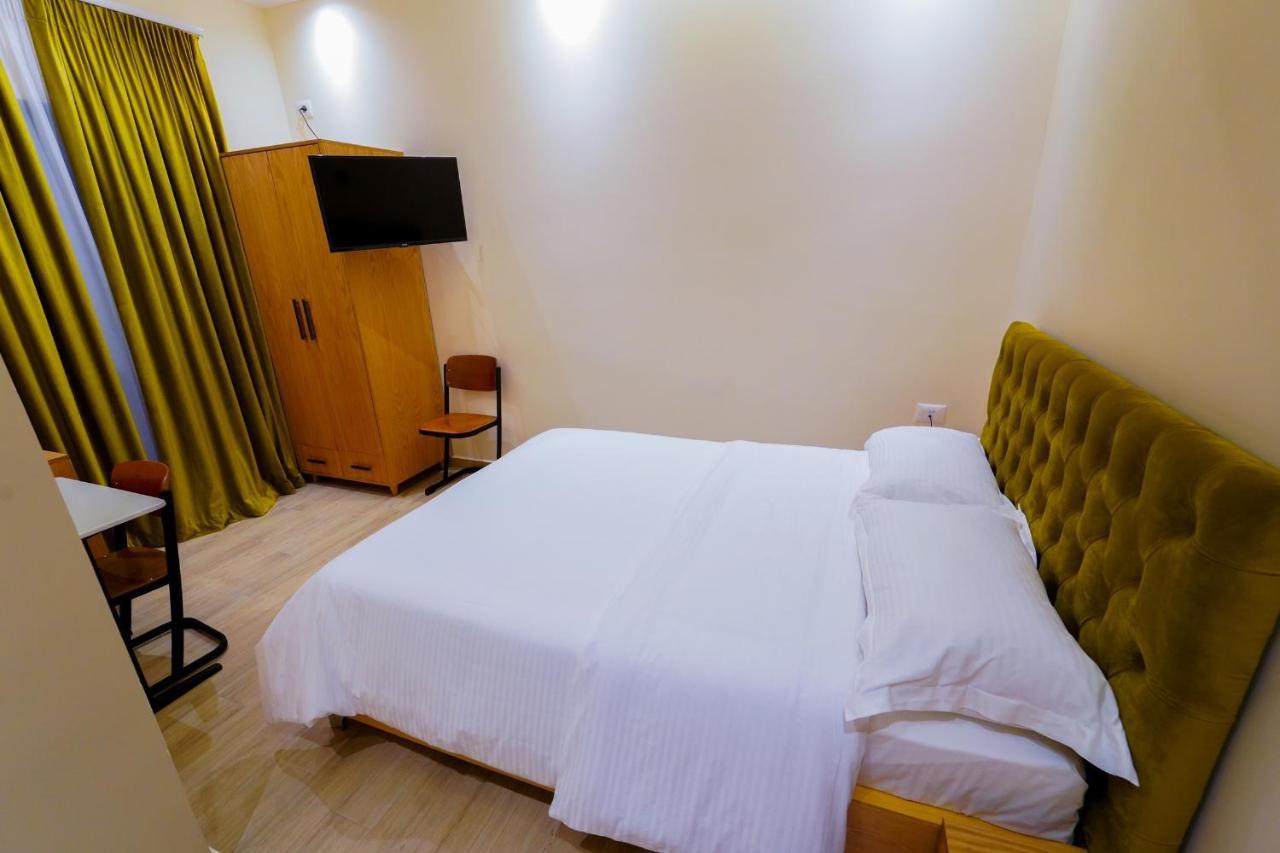 Sr99 Hotel 티라나 외부 사진