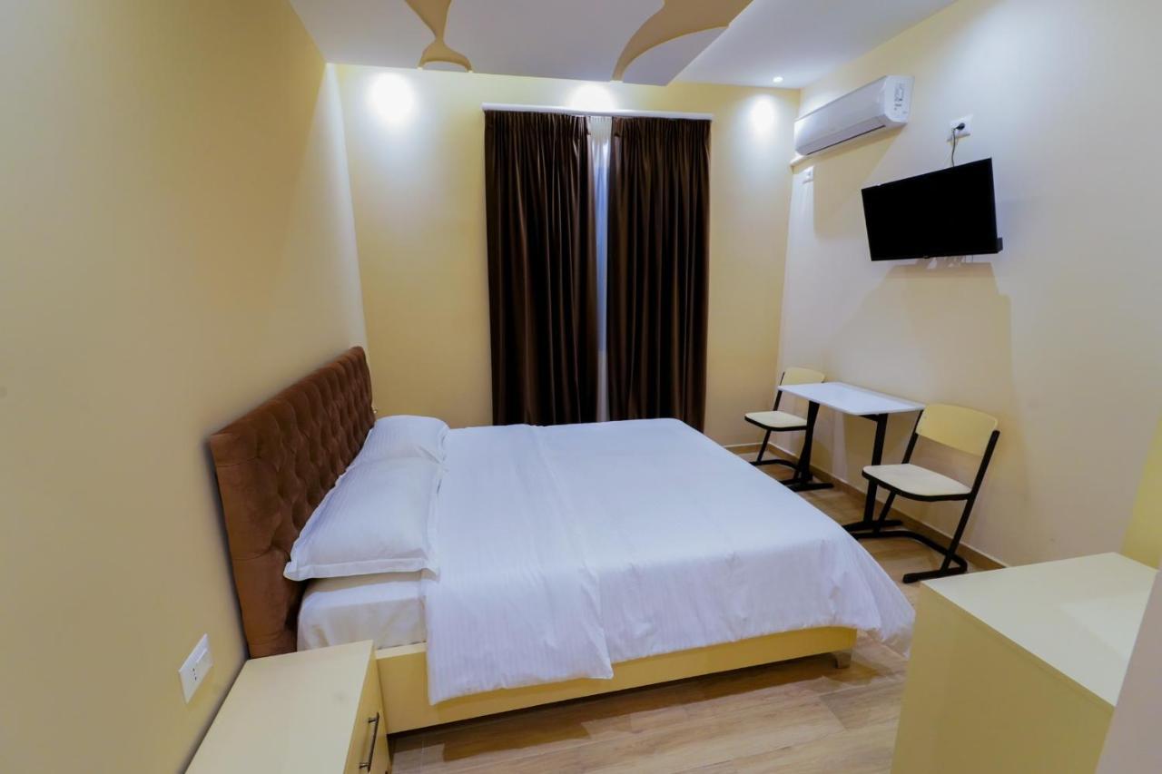 Sr99 Hotel 티라나 외부 사진