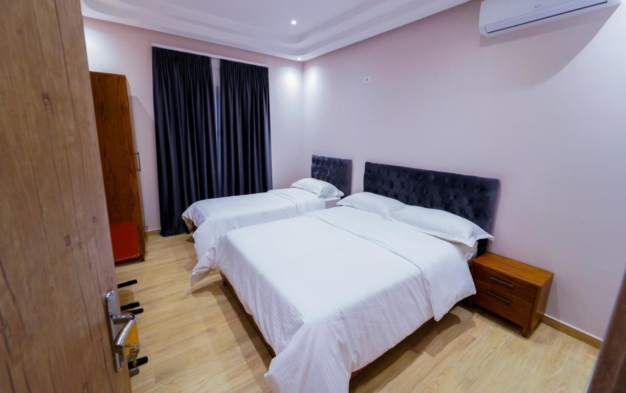 Sr99 Hotel 티라나 외부 사진