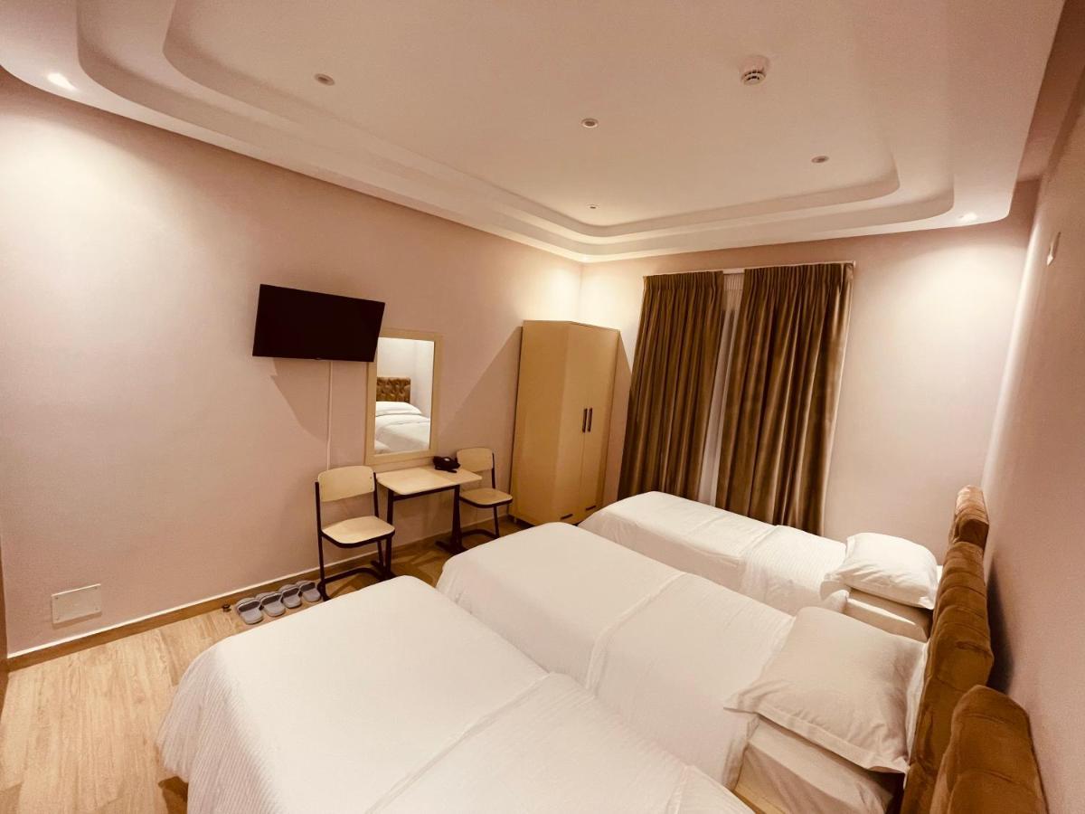 Sr99 Hotel 티라나 외부 사진