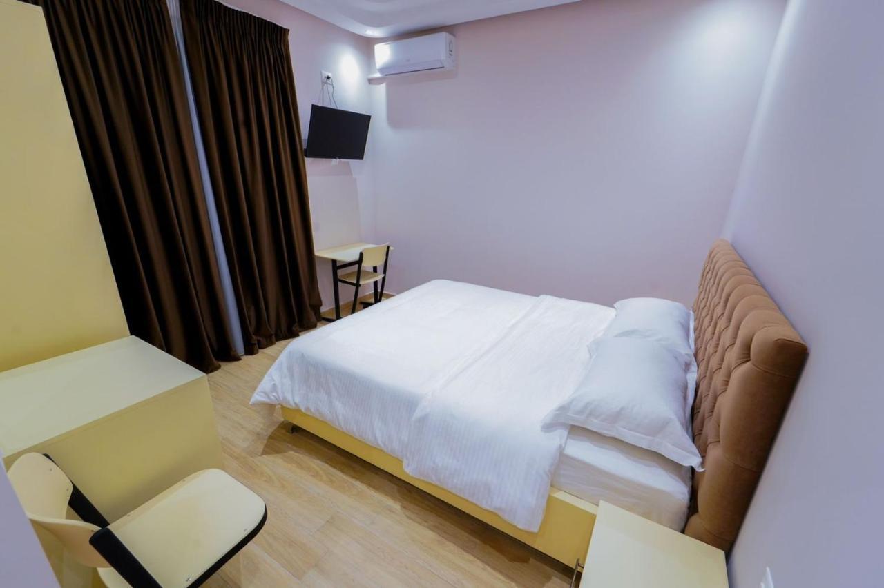 Sr99 Hotel 티라나 외부 사진